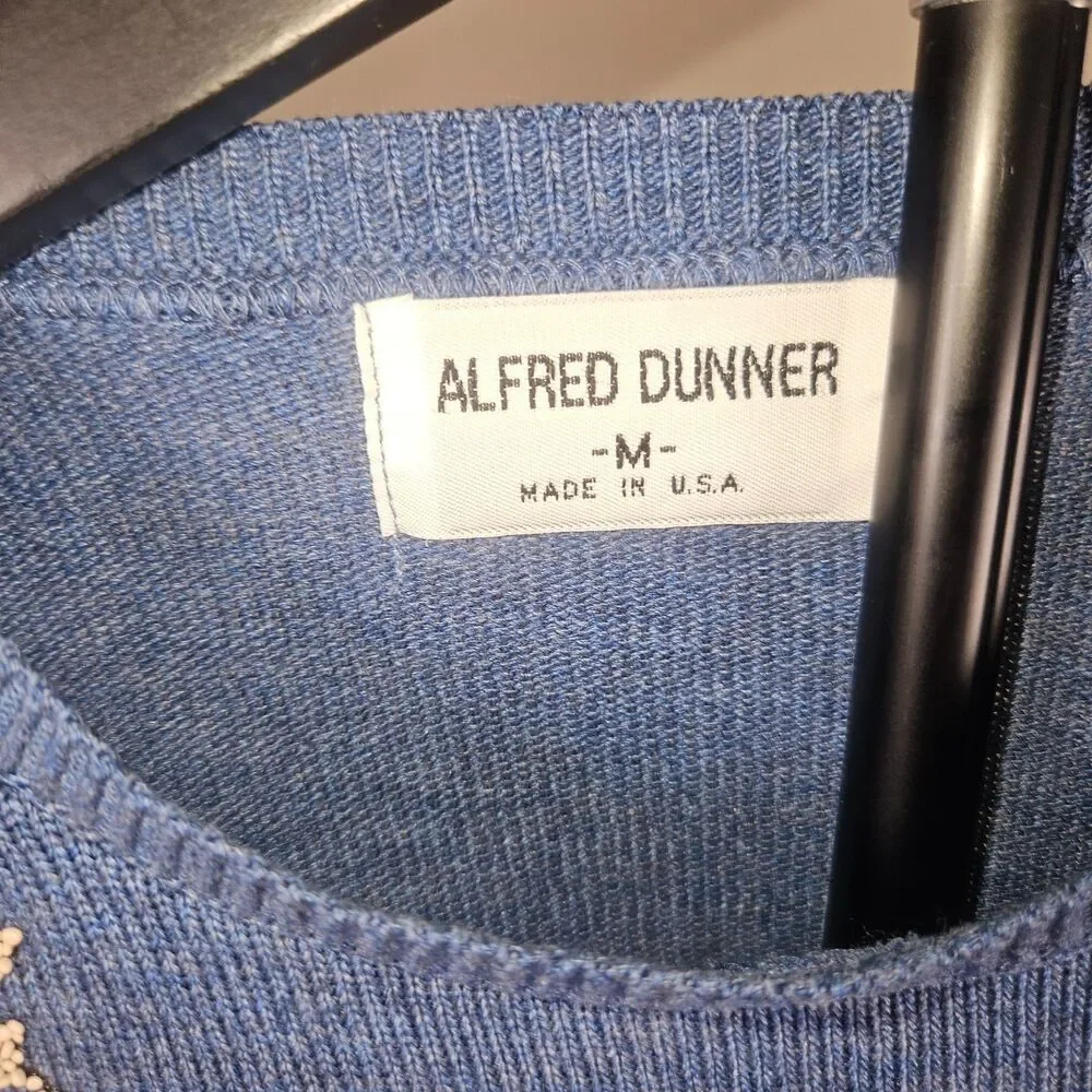 Vintage Alfred Dunner Womens Medium Blue Floral Embroidered Sweater Top USA